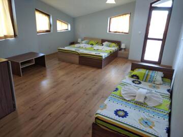 Фото номера Трехместный номер Гостевой дом Guest House Niya г. Черноморец 9