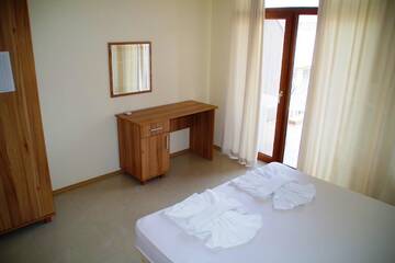Фото номера Апартаменты с 3 спальнями Апарт-отели Azura Garden Apartments г. Черноморец 11