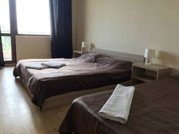 Фото номера Трехместный номер с видом на море Отель Guest House AKRA г. Черноморец 2
