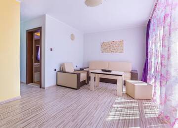 Фото номера Люкс с 1 спальней и балконом (для 2 взрослых) Отель Akladi Family Hotel г. Черноморец 6